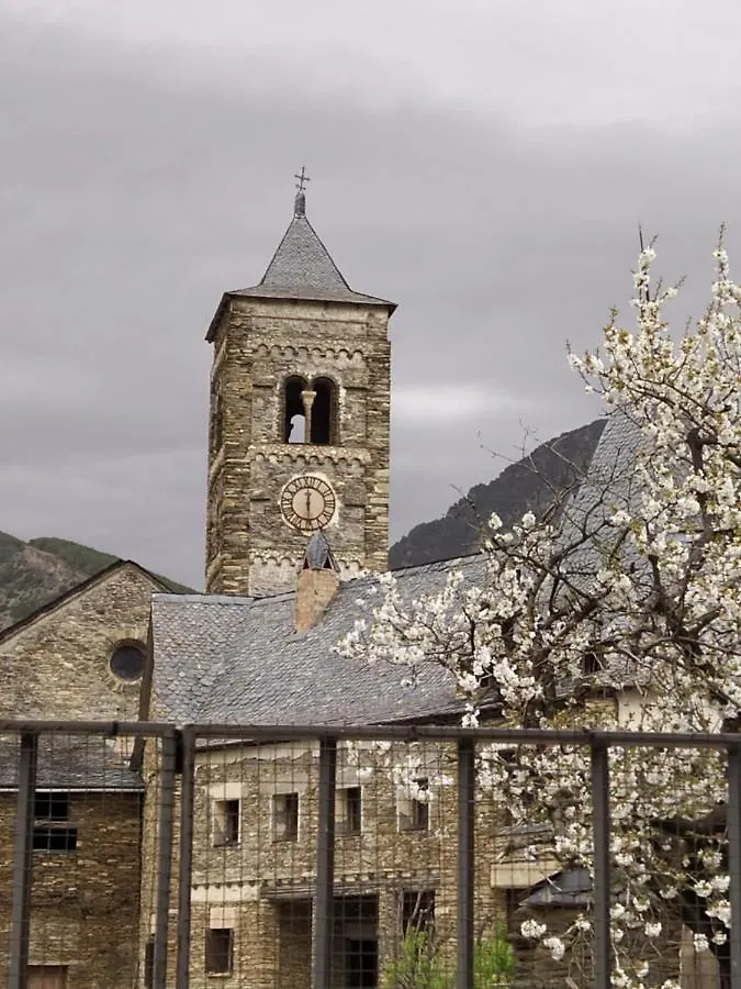 La Comella De Tirvia Country house