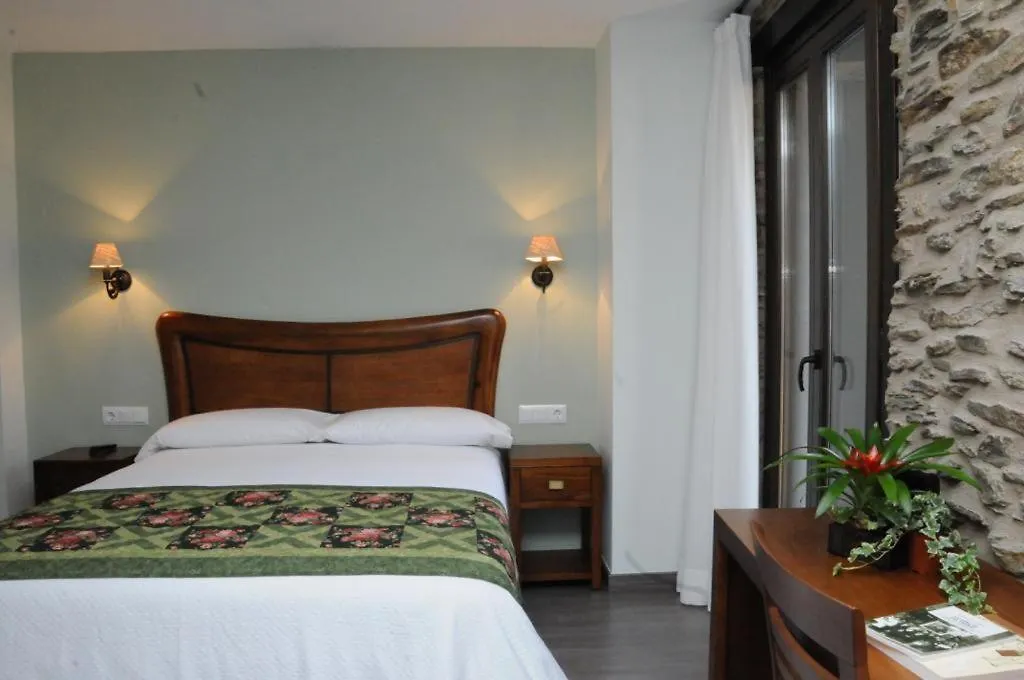 Country house La Comella De Tirvia Spain