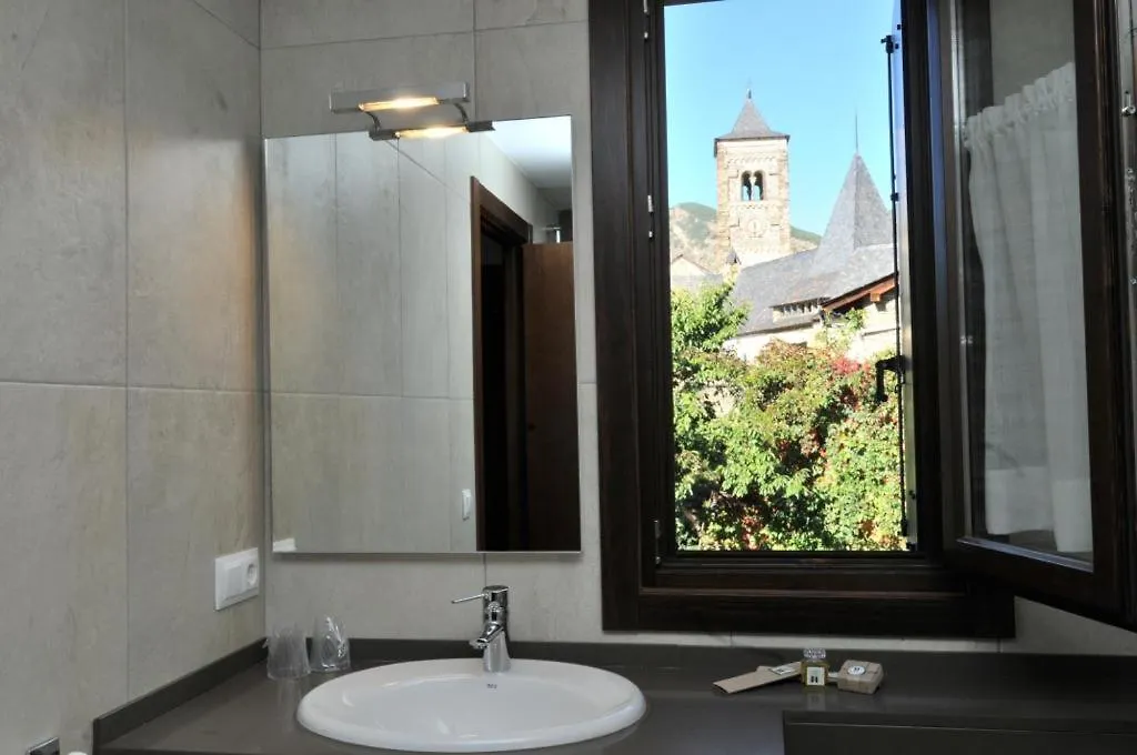 La Comella De Tirvia 0*,  Spain