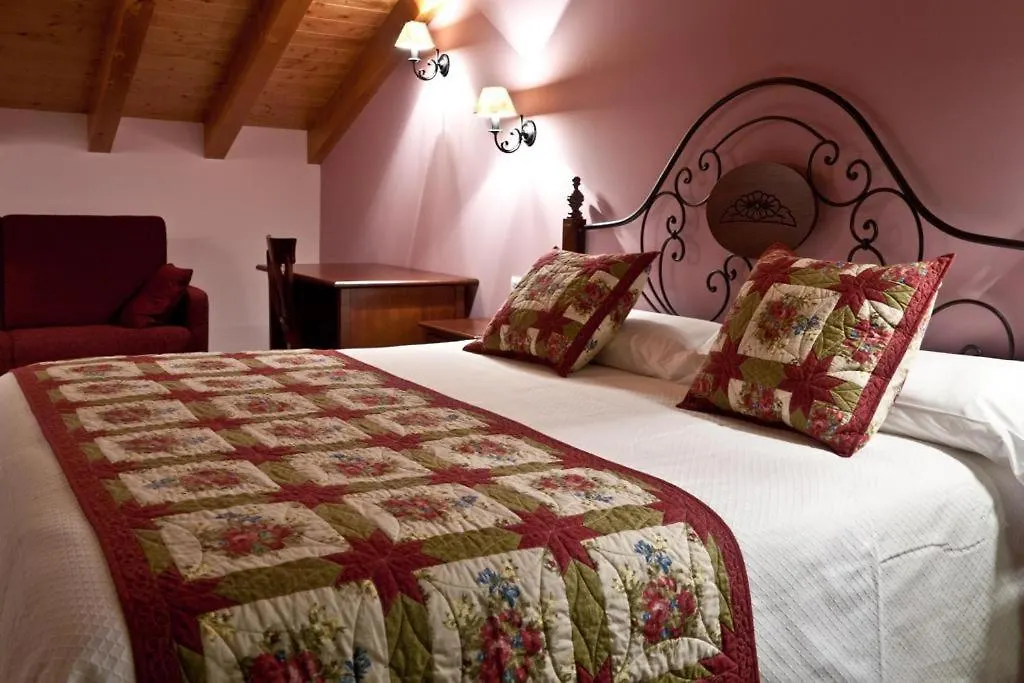 Country house La Comella De Tirvia
