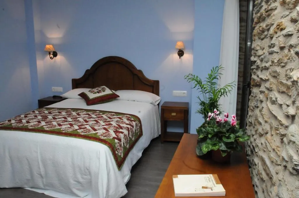 La Comella De Tirvia Country house